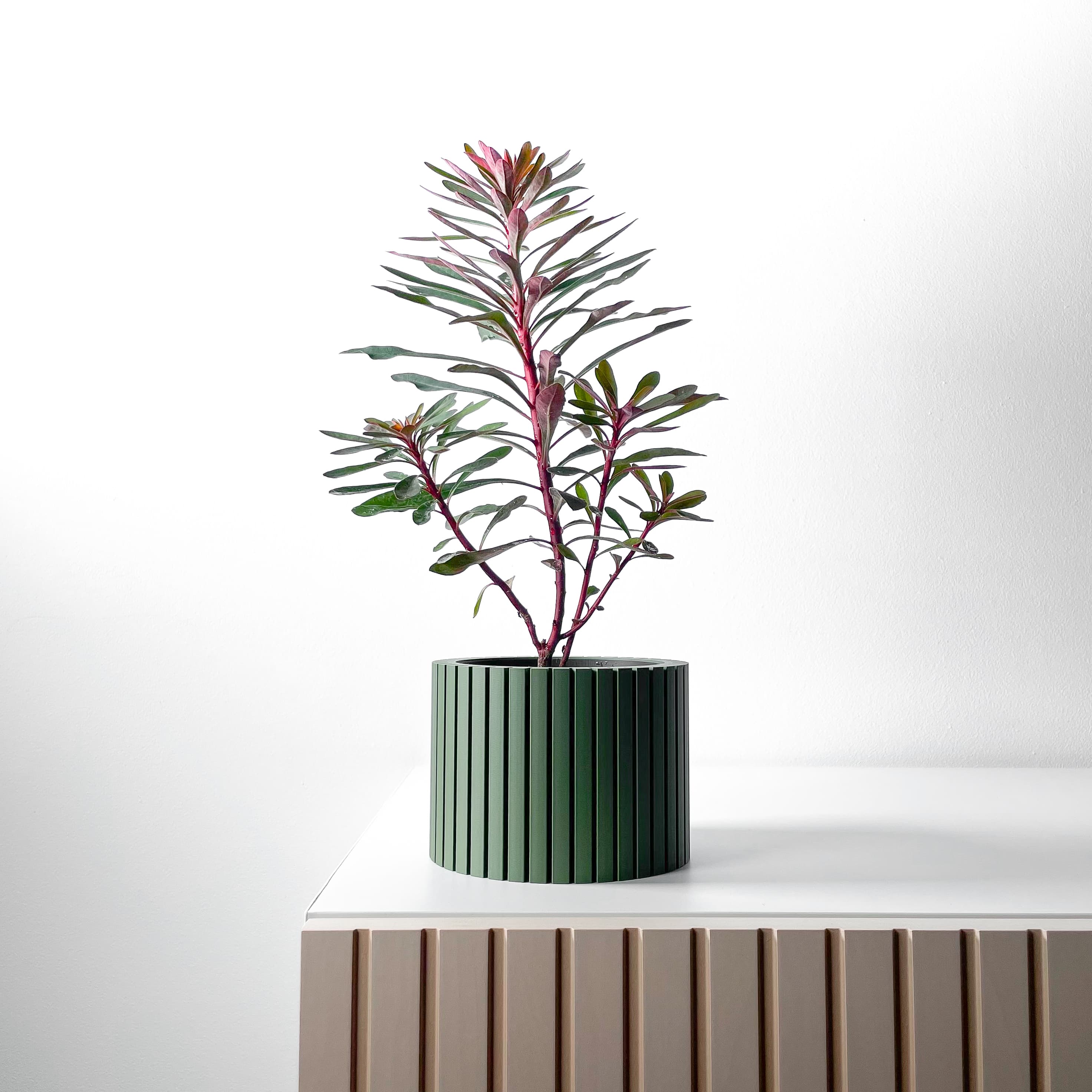 The Zelno Planter Pot With Drainage Tray & Stand Included