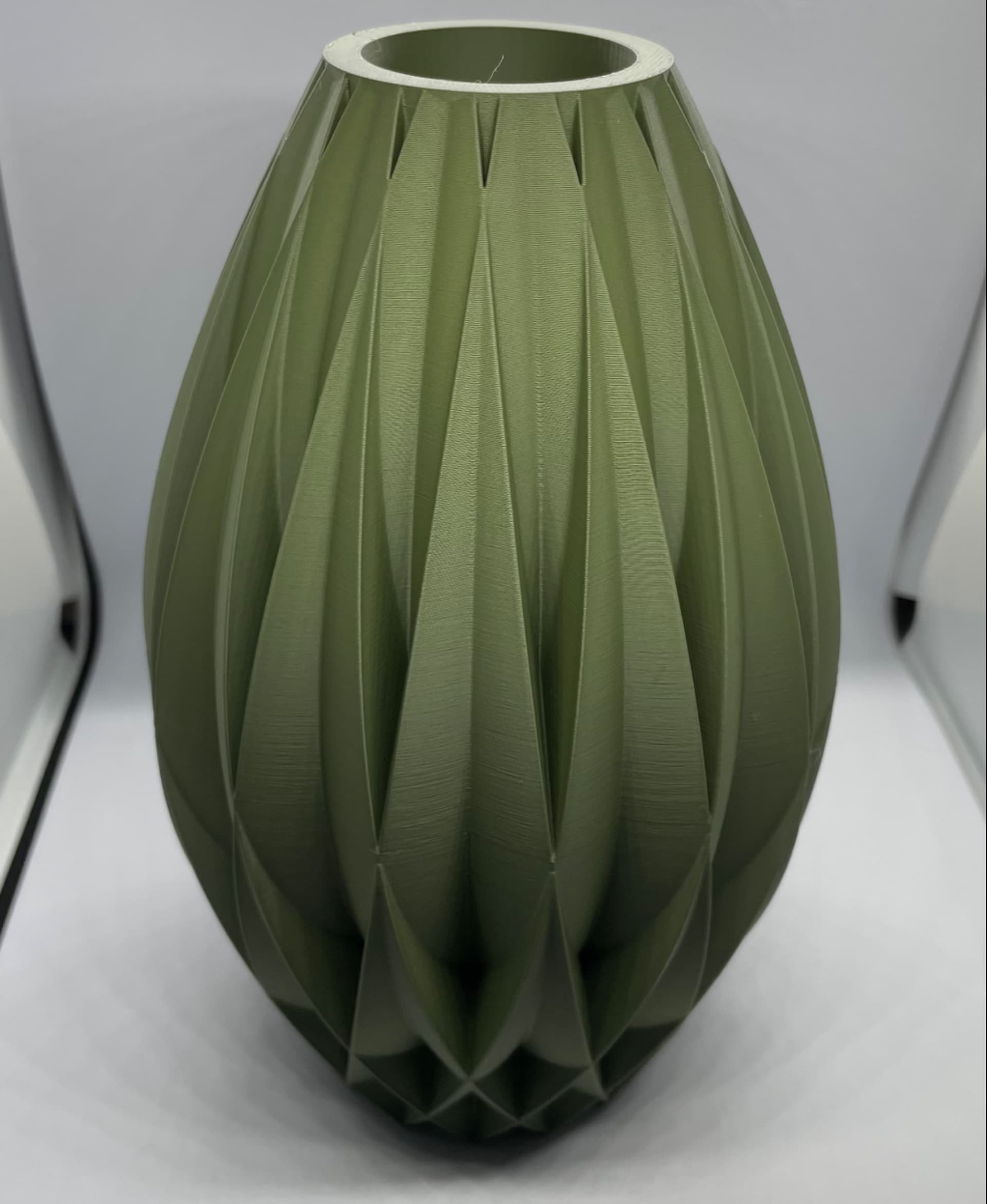The Kivra Vase