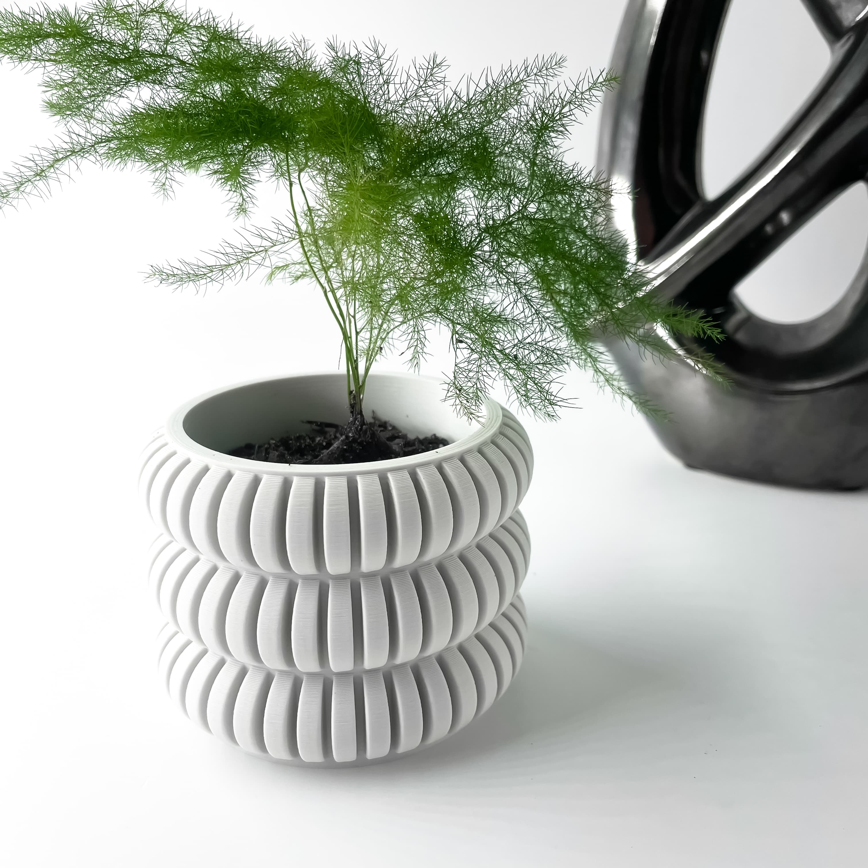 The Jevor Planter Pot With Drainage Tray & Stand