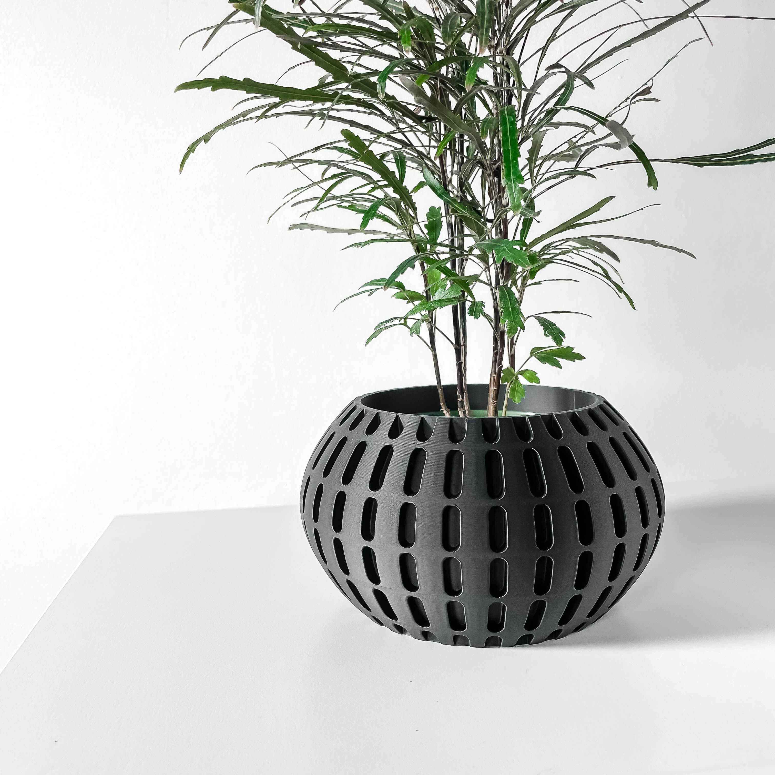 The Xander Planter Pot With Drainage Tray & Stand