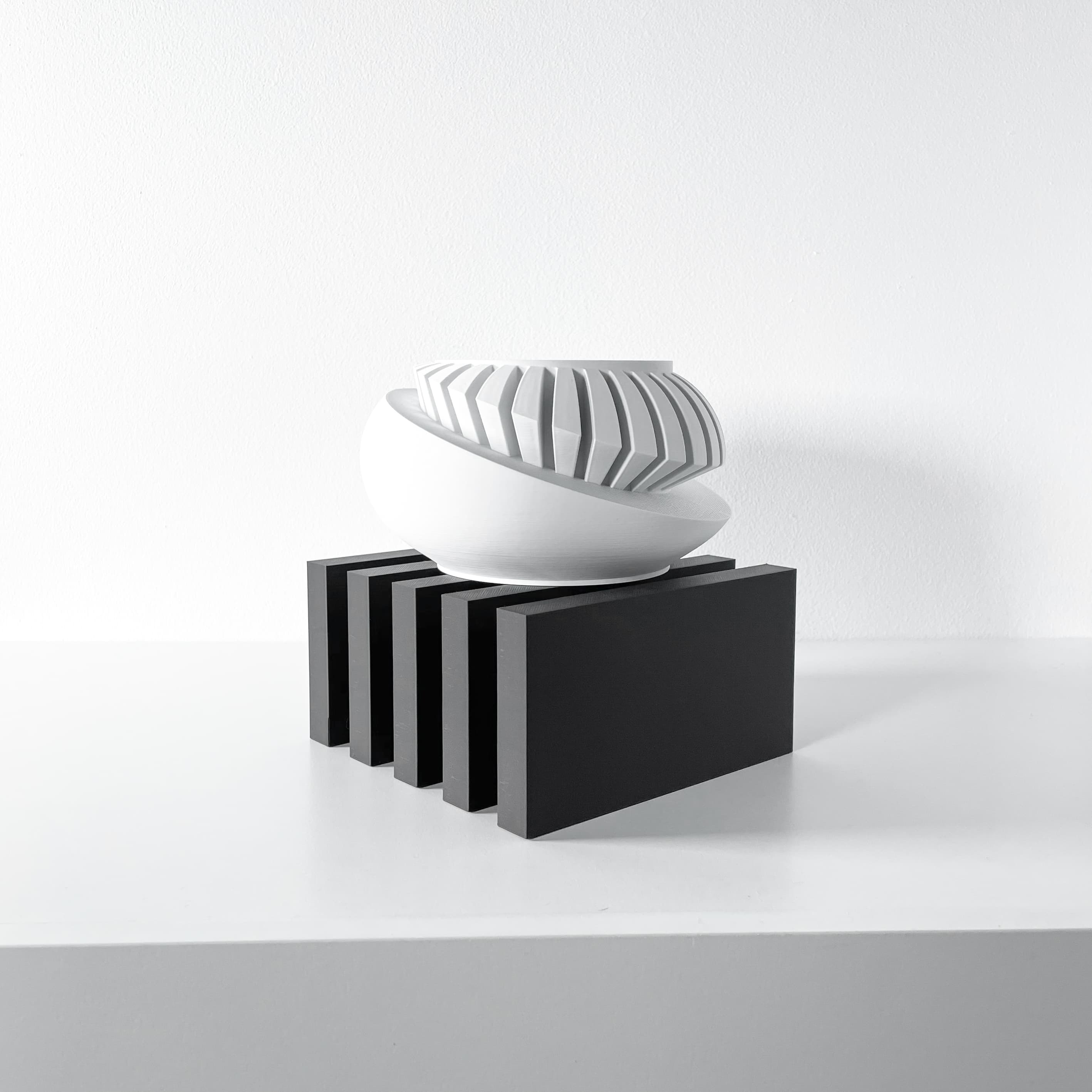 The Arnox Display Stand For Planters And Decor
