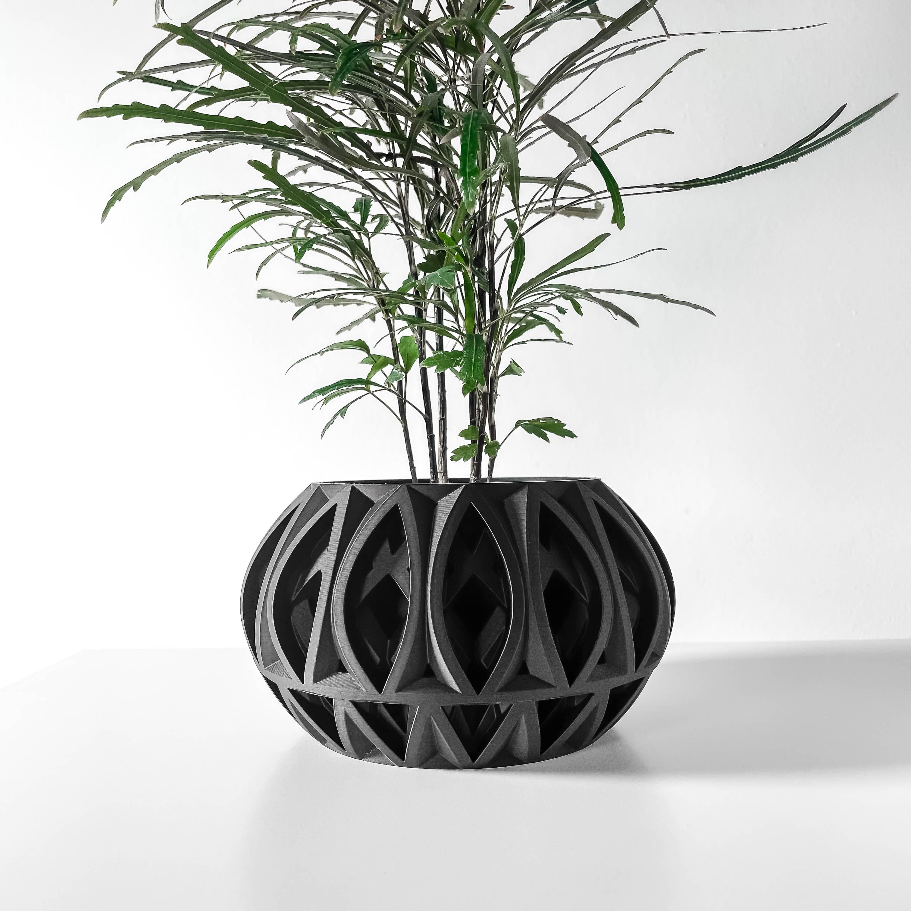The Ando Planter Pot With Drainage Tray & Stand