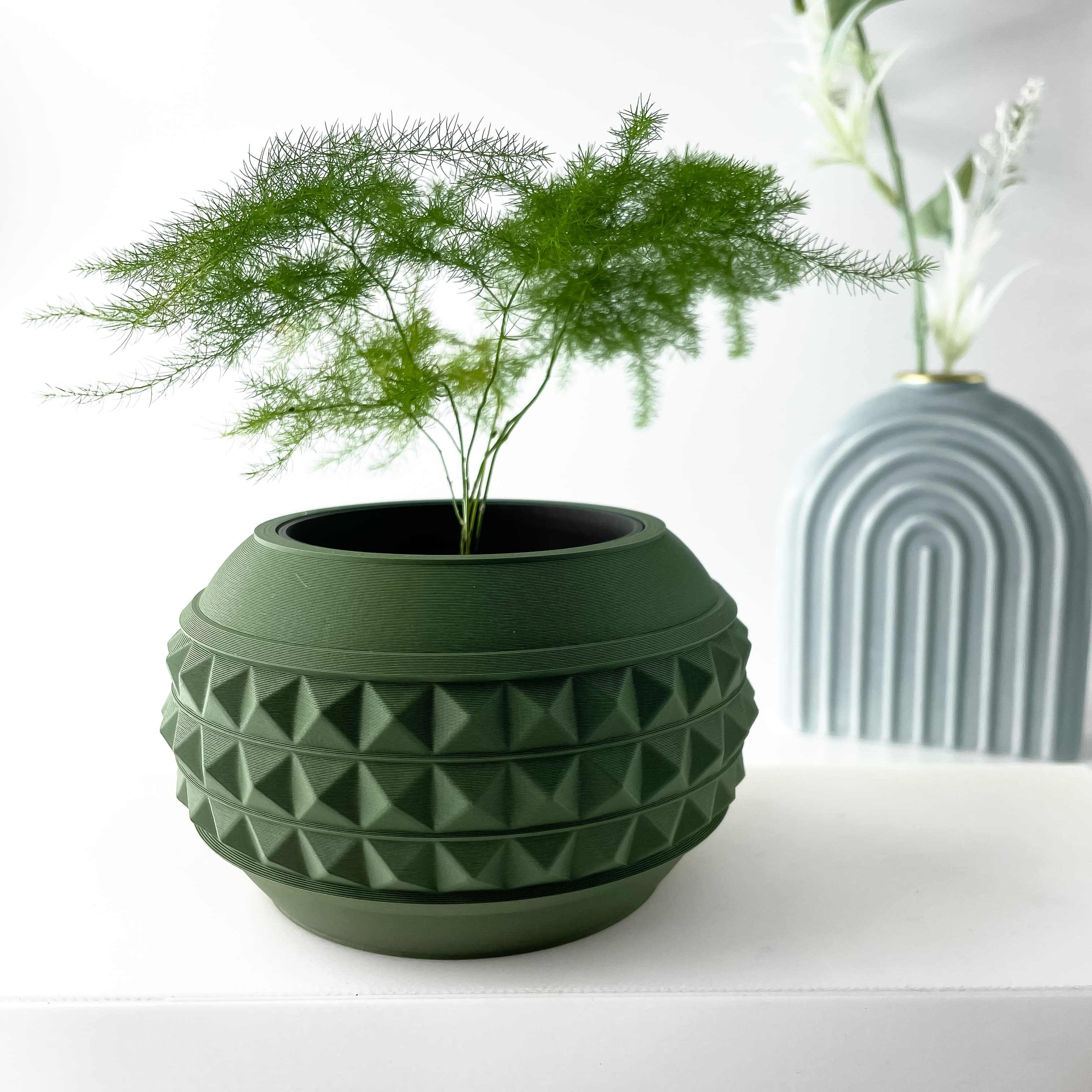 The Dorvin Planter Pot With Drainage Tray & Stand