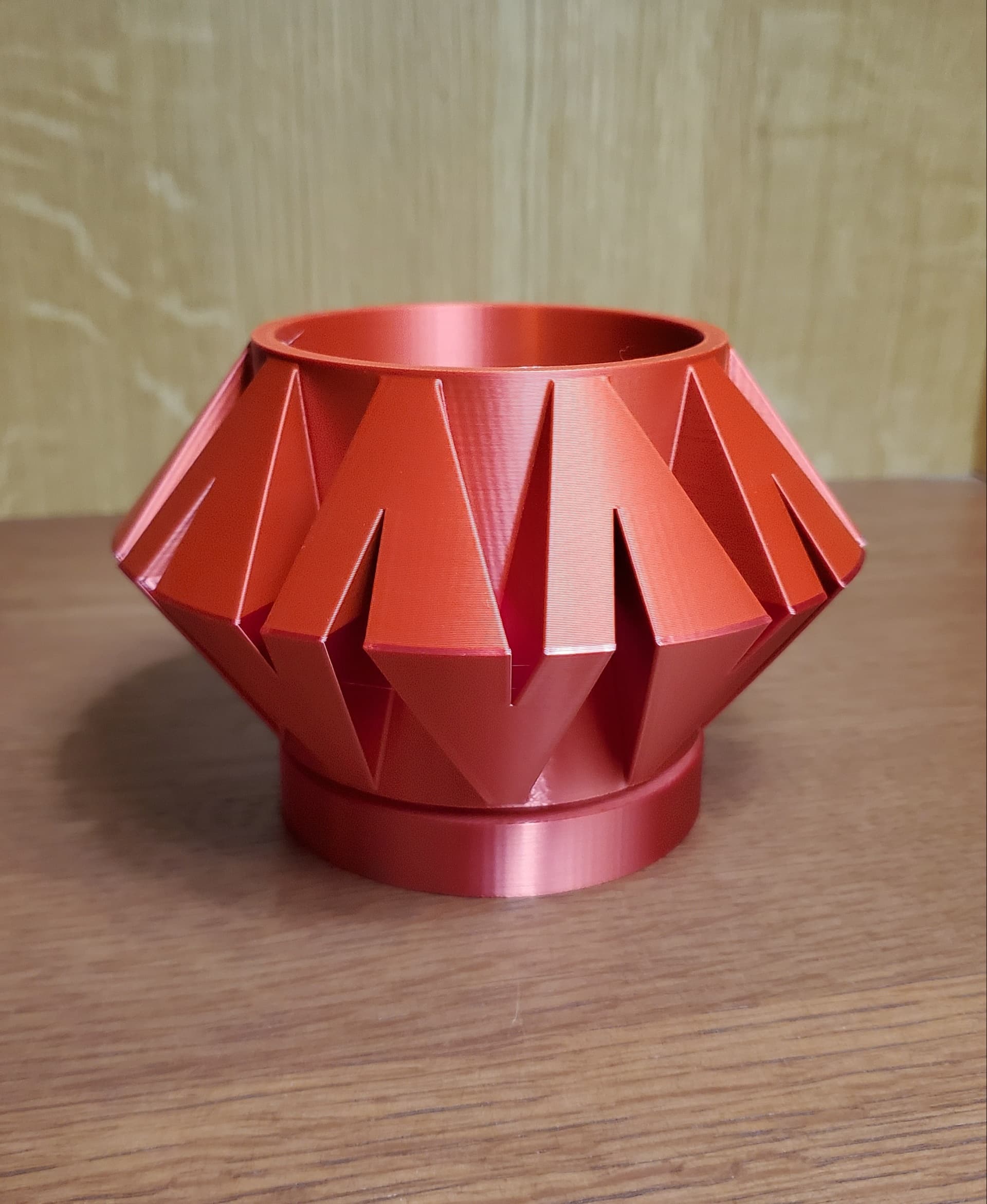 The Kovi Planter Pot With Drainage Tray & Stand Included