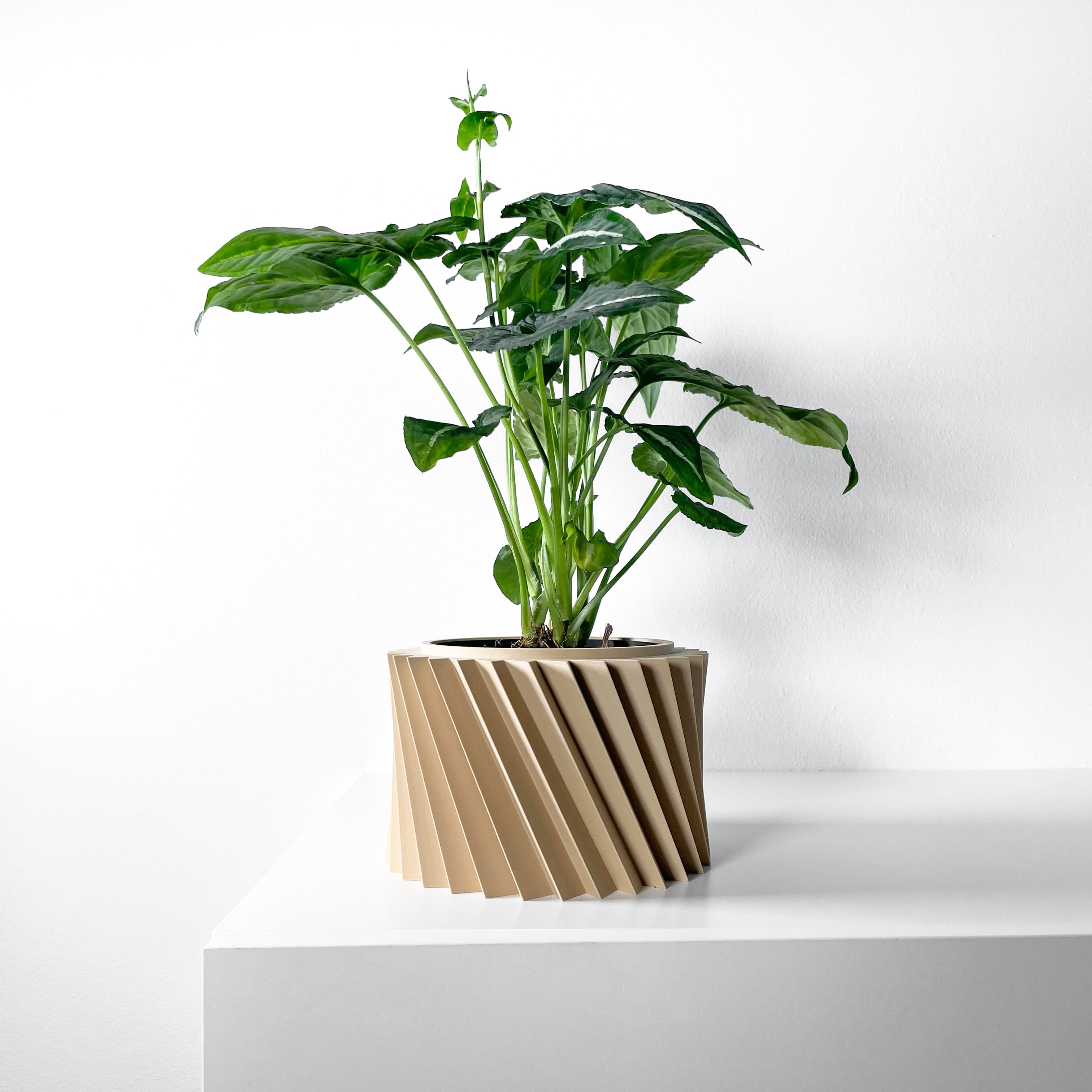 The Wiron Planter Pot With Drainage Tray & Stand Included