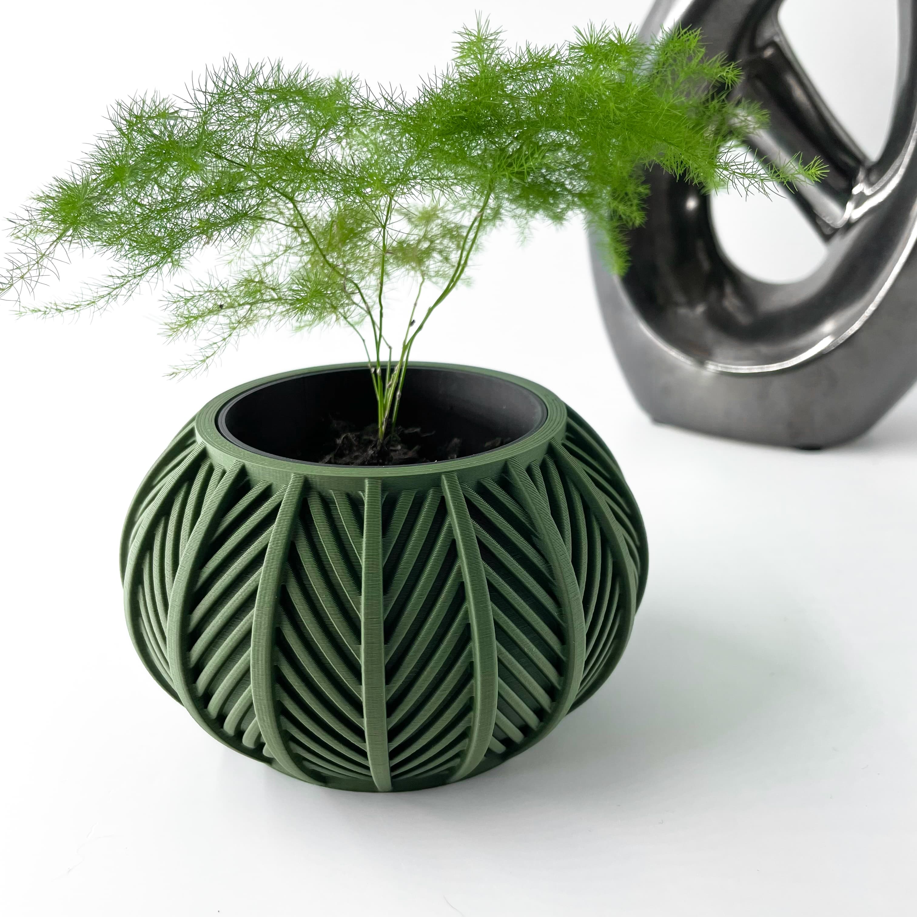 The Lorv Planter Pot With Drainage Tray & Stand