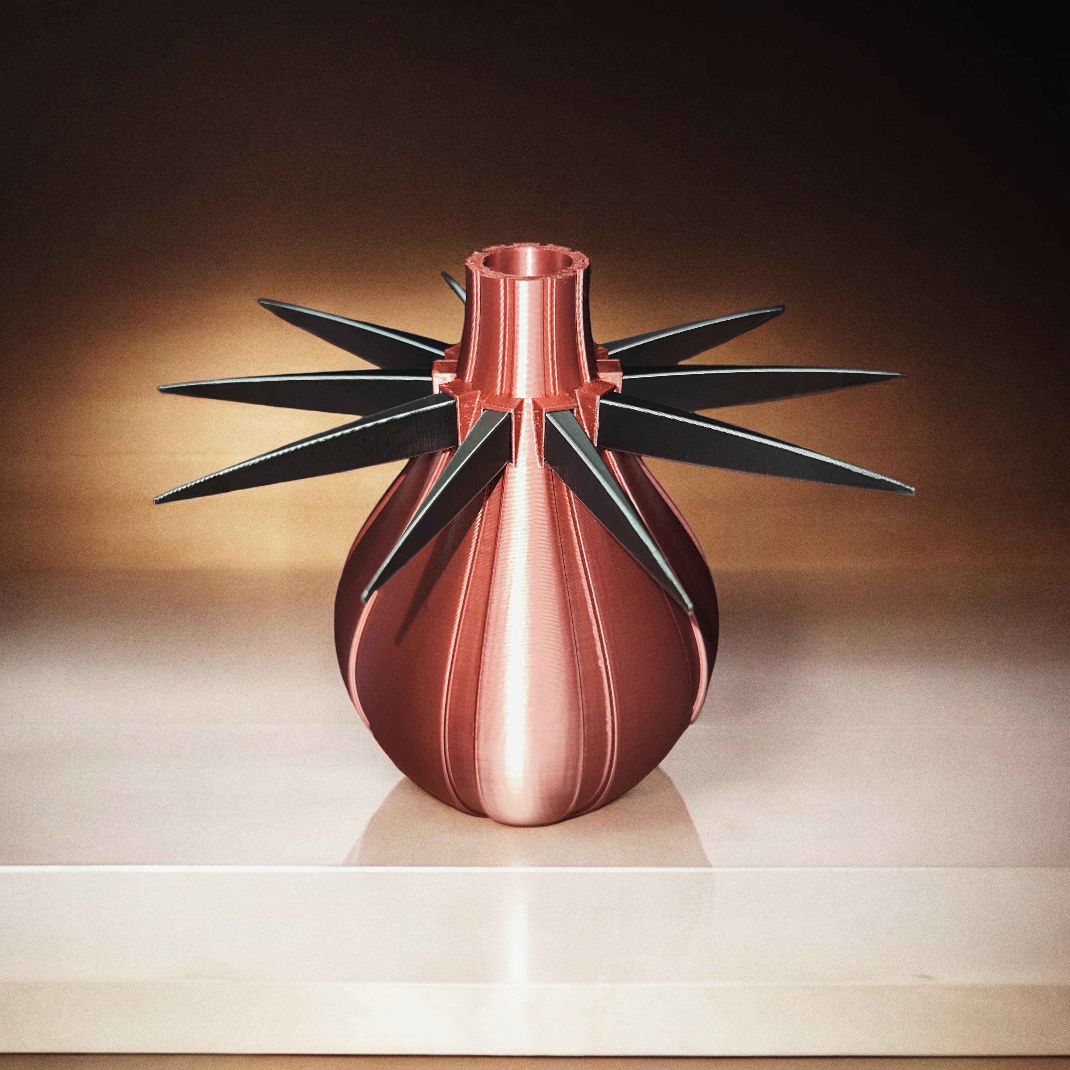 The Maven Vase