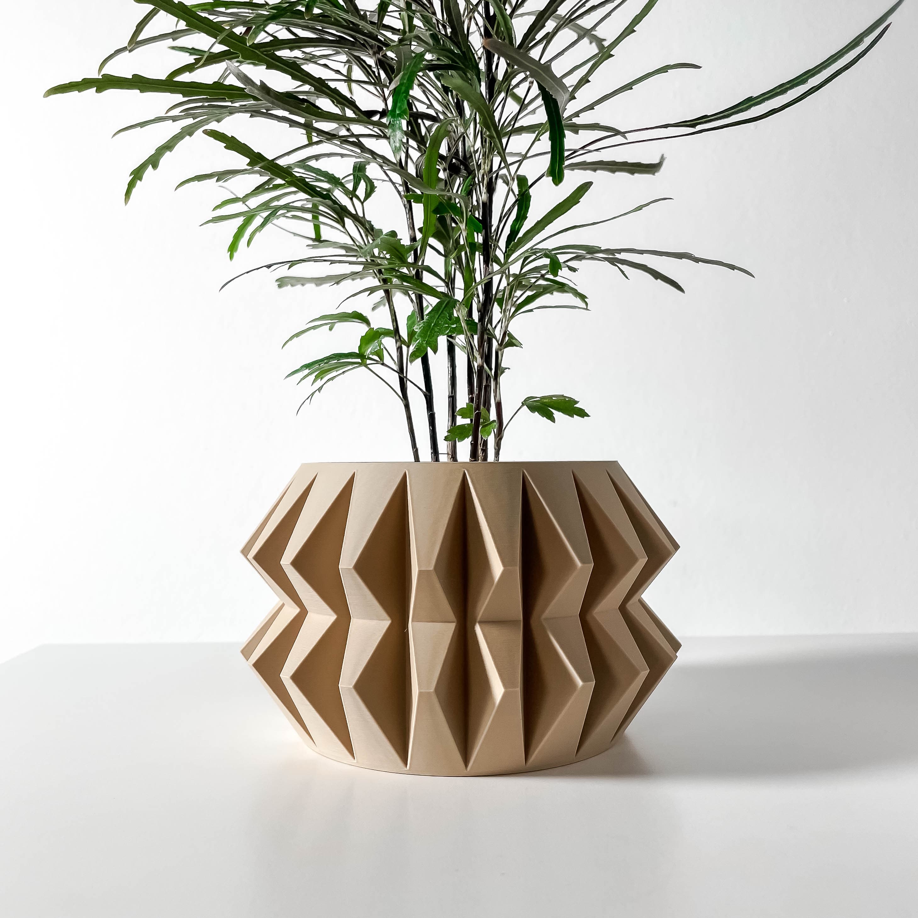 The Almin Planter Pot With Drainage Tray & Stand