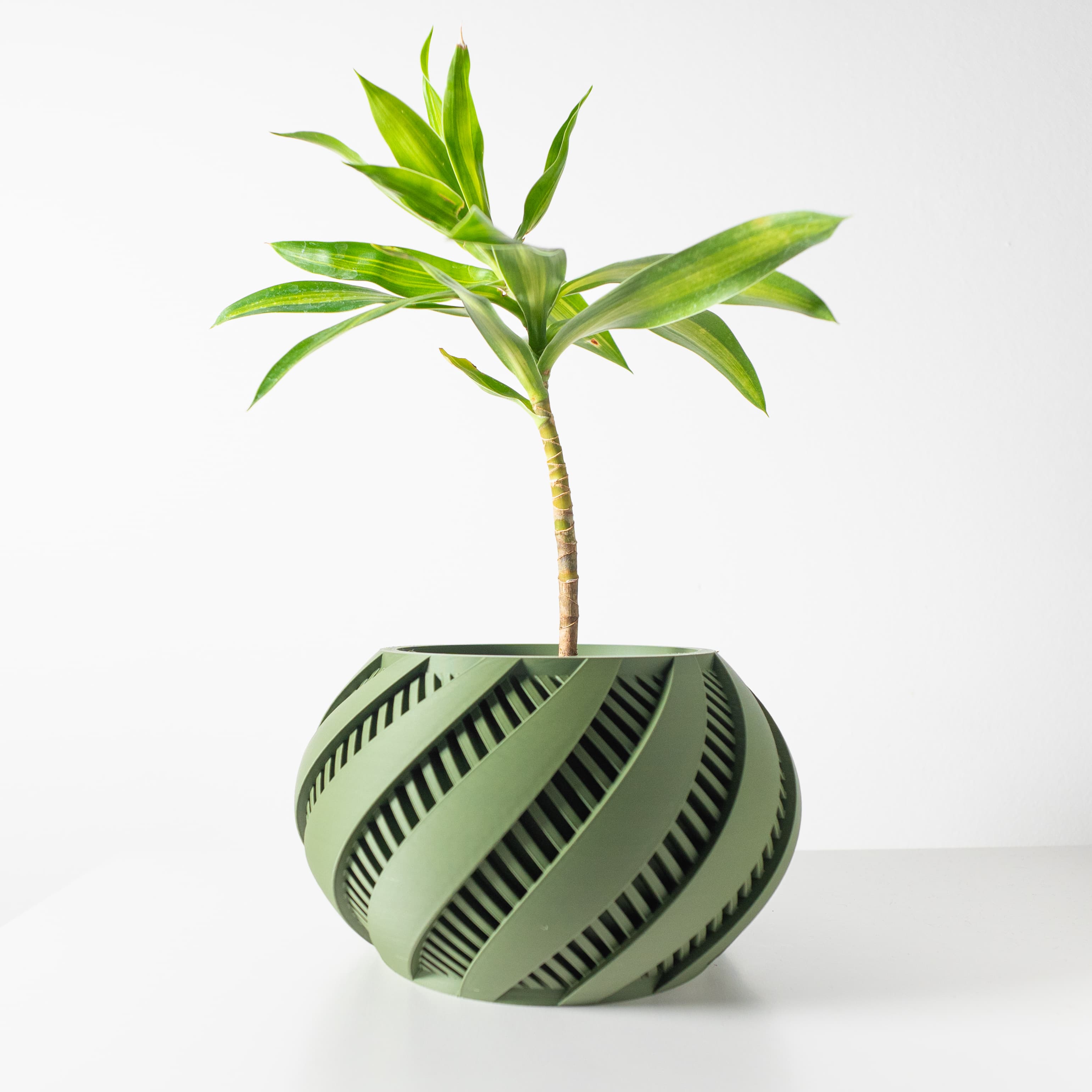 The Krato Planter Pot With Drainage Tray & Stand Included