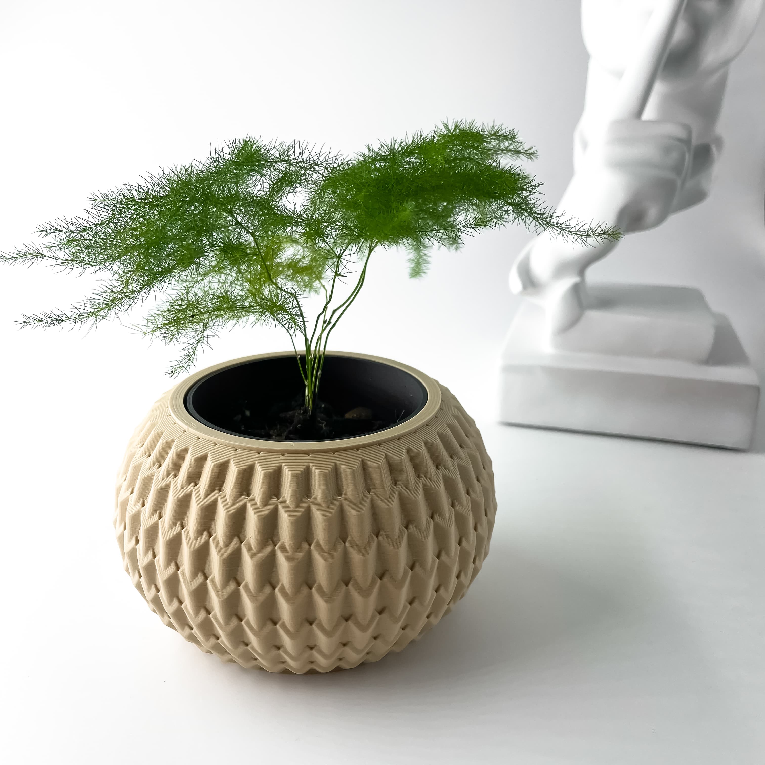 The Iver Planter Pot With Drainage Tray & Stand
