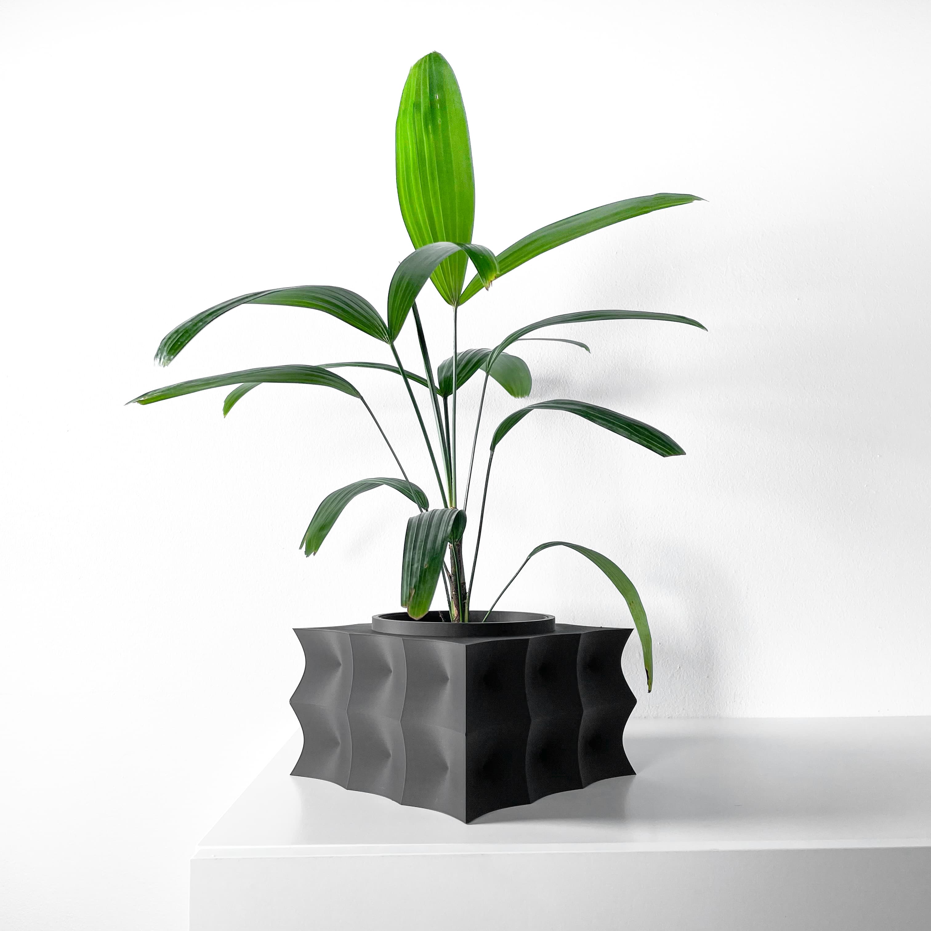 The Averth Planter Pot With Drainage Tray & Stand Included