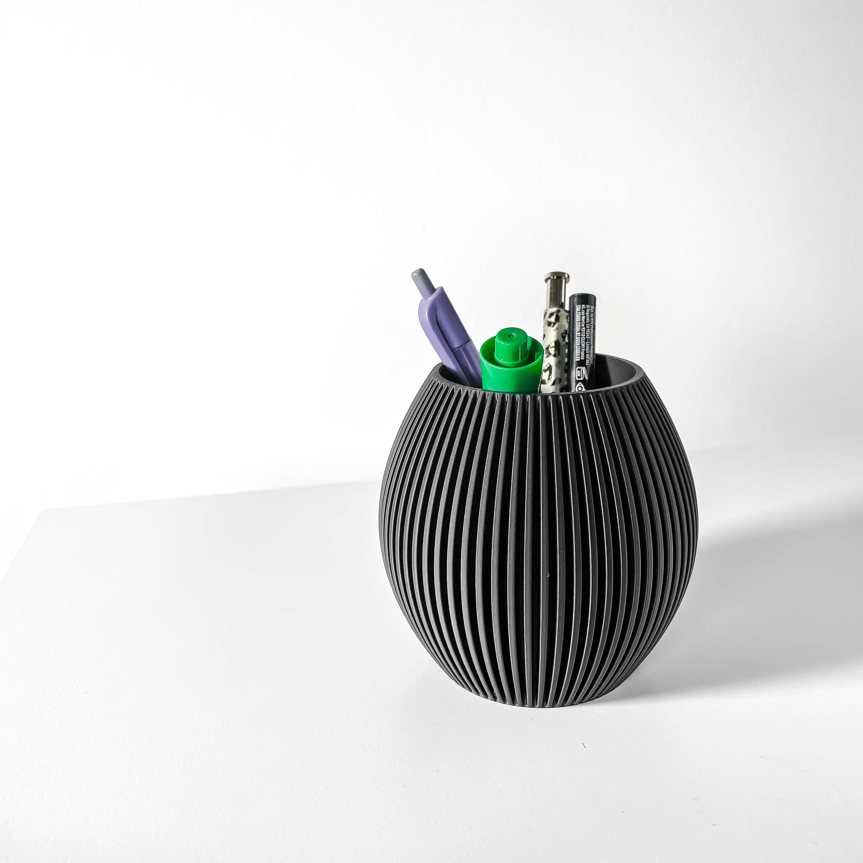 The Renis Pen Holder