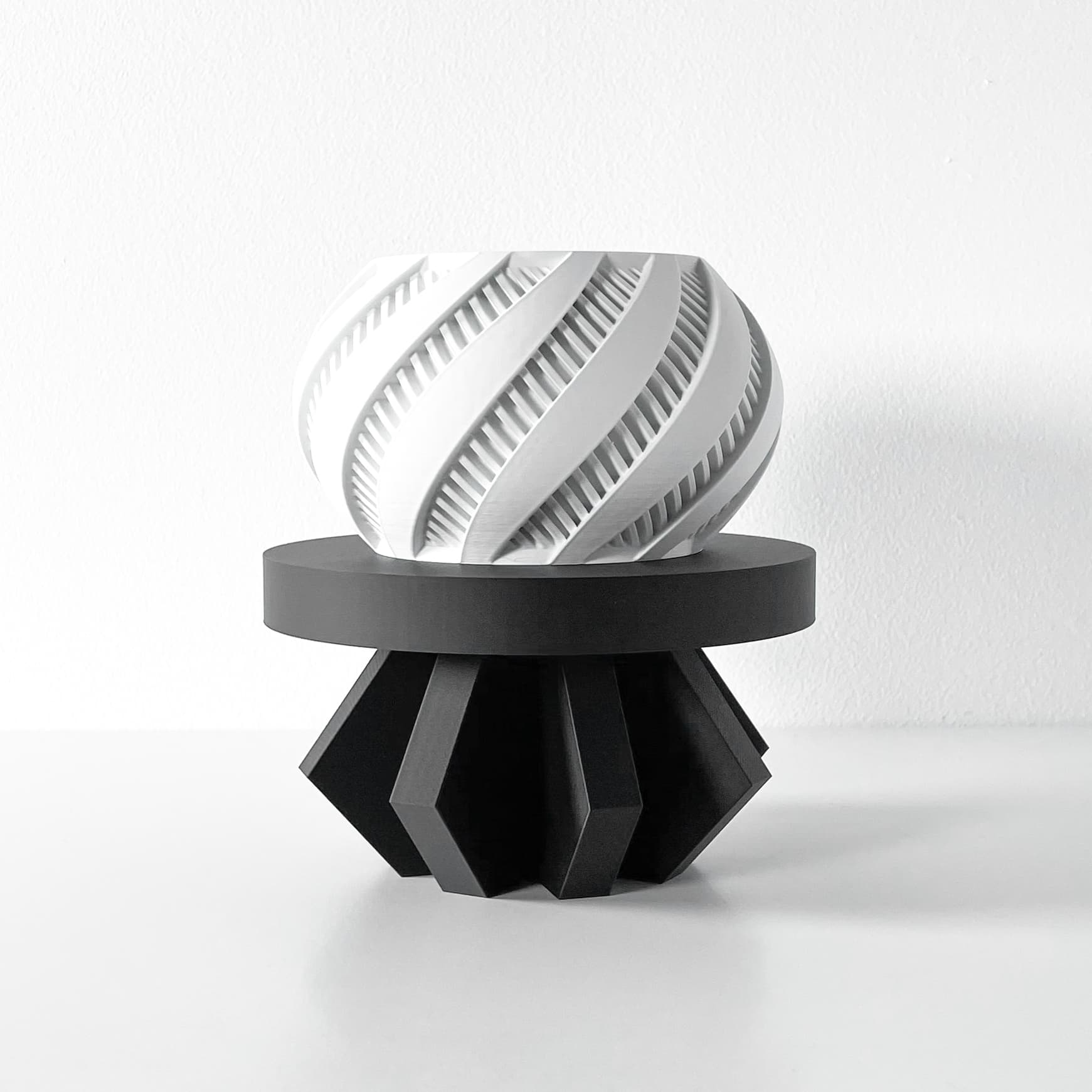 The Olaki Plant Stand For Planters And Pots