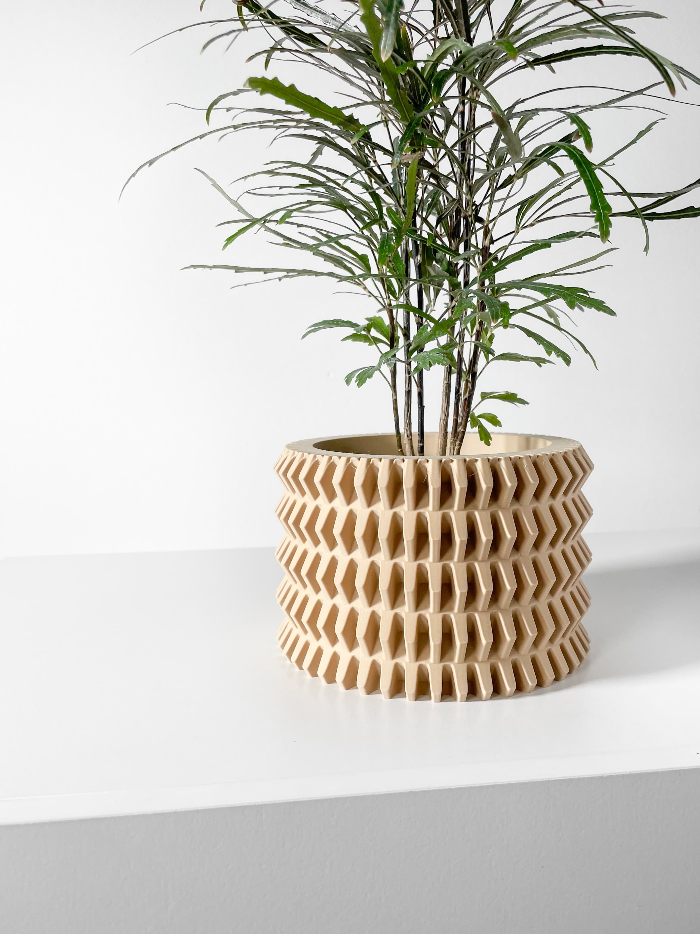 The Nimex Planter Pot With Drainage Tray & Stand Included