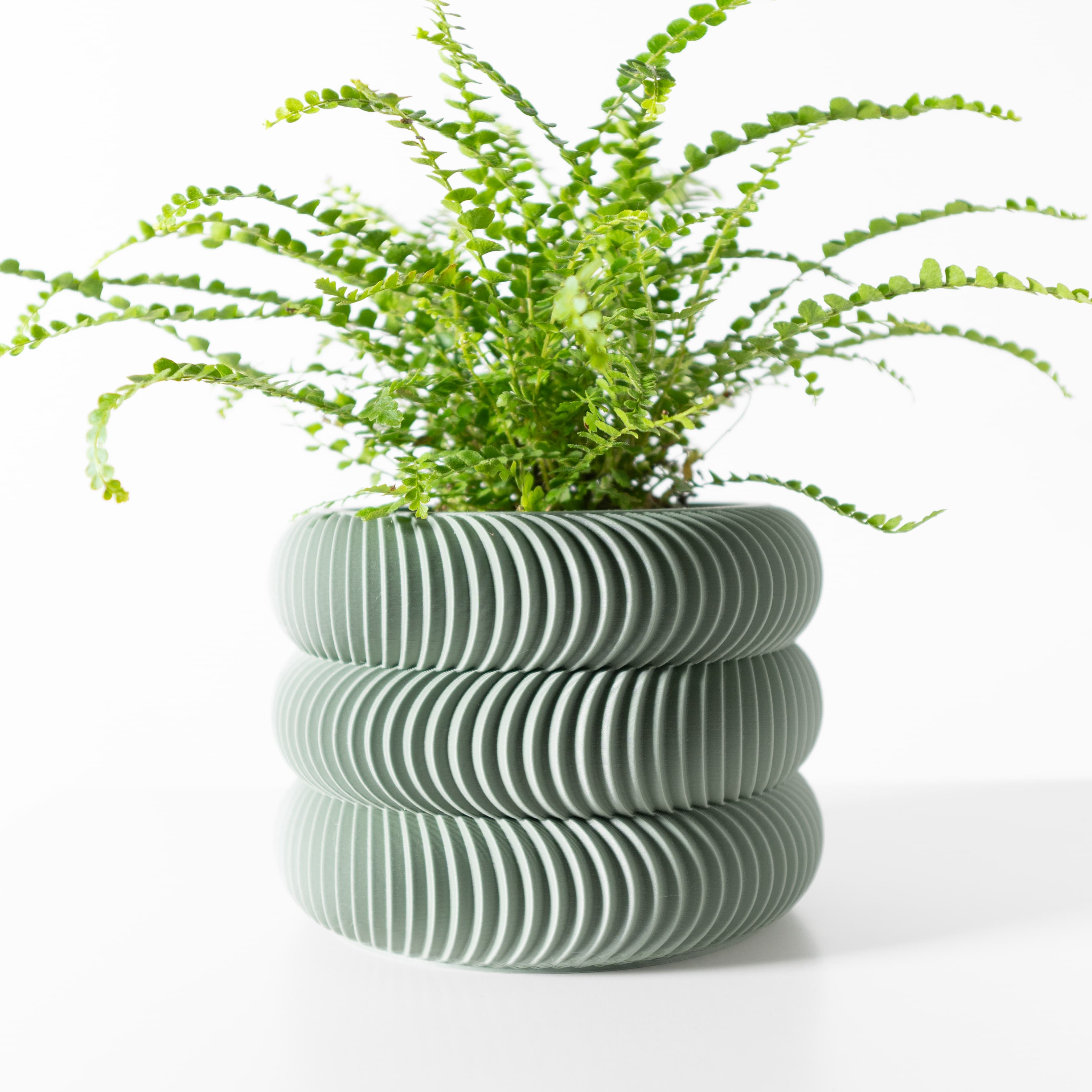 The Maro Planter Pot With Drainage Tray & Stand