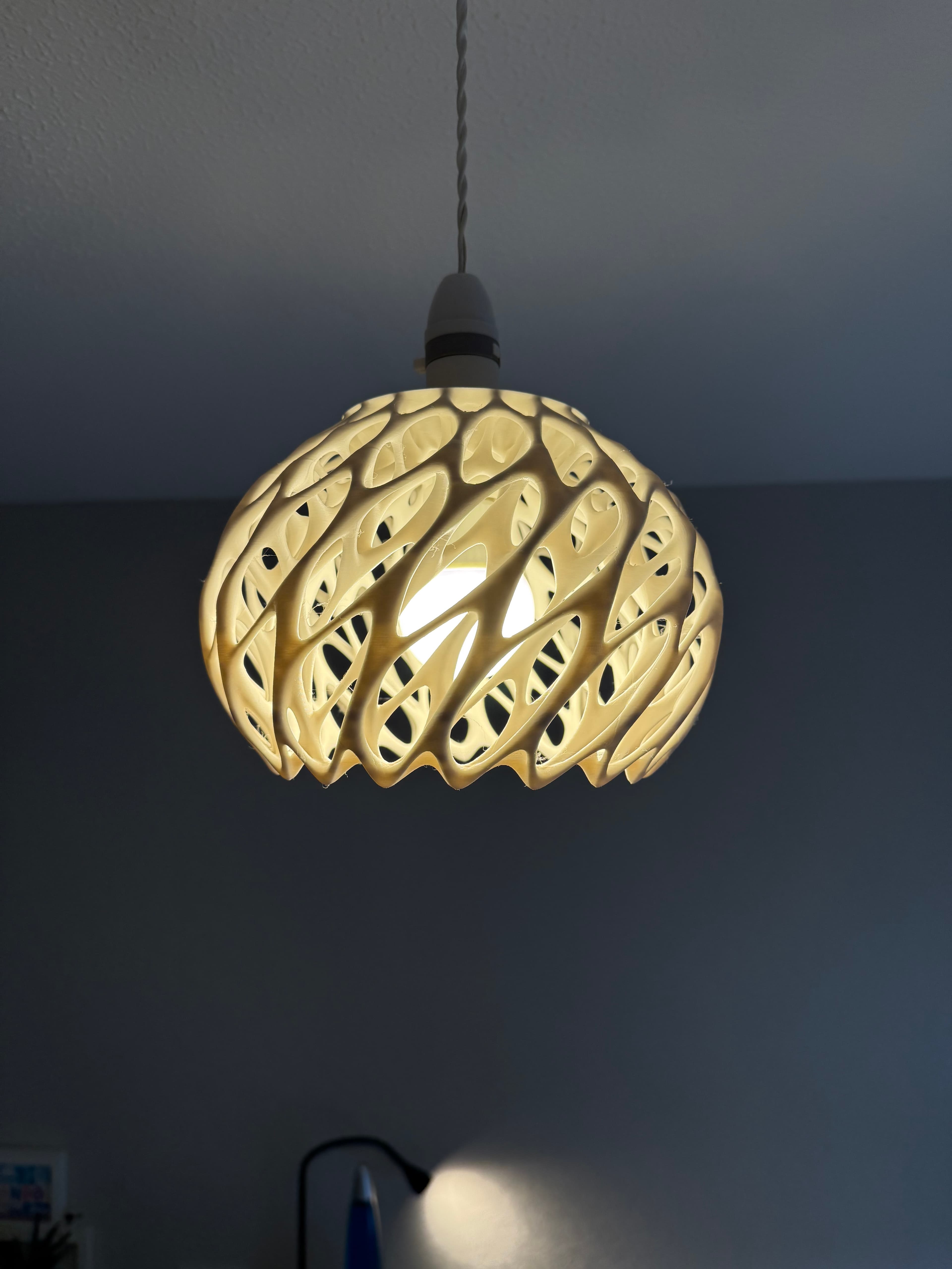 Twisted Pendant Lamp