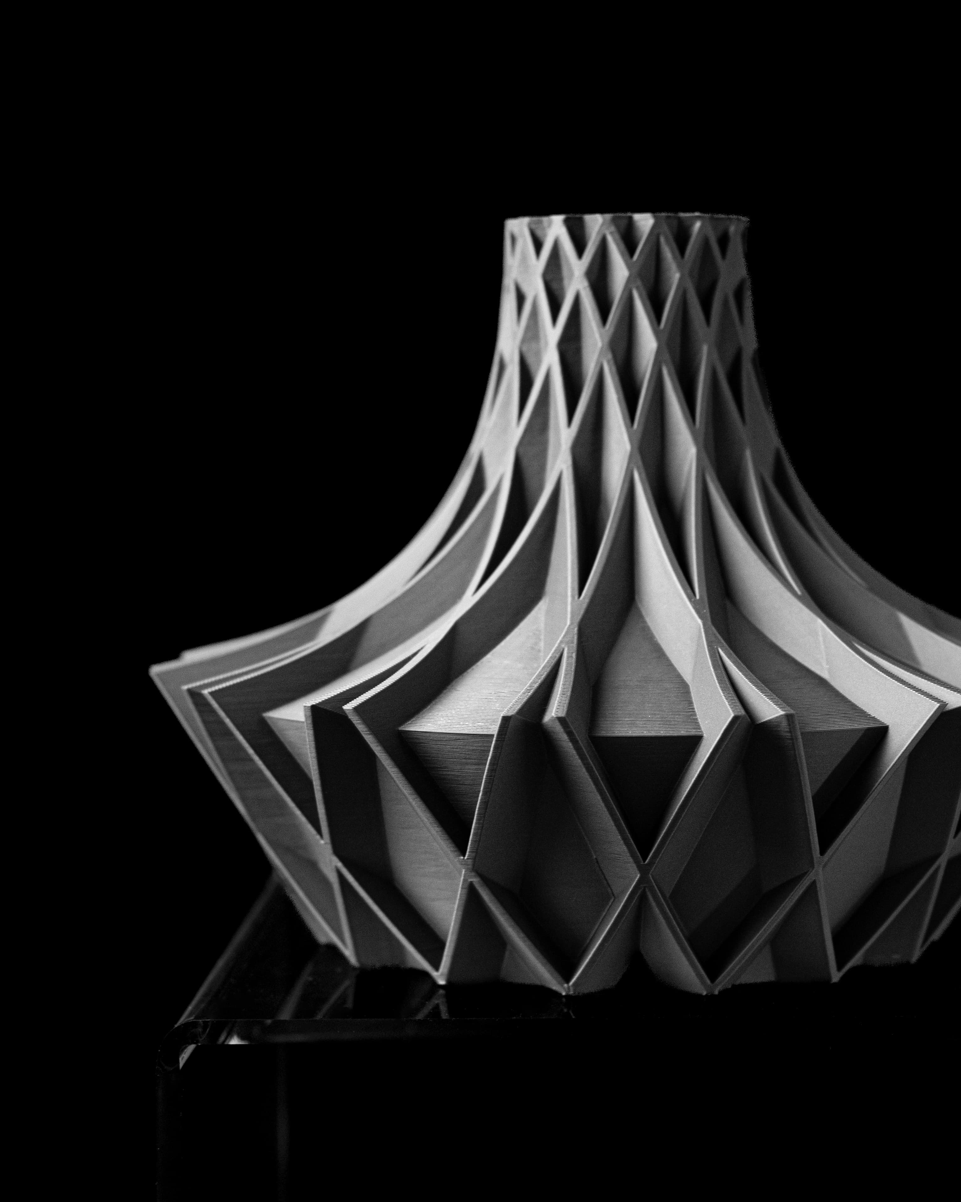 The Arkan Short Vase